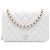 Wallet On Chain Cartera con cadena en piel de becerro chevron blanco CC de Chanel