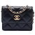 Chanel Romance Kartenetui aus schwarzem gestepptem Lammleder mit Kette