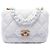 Chanel Mini Flap de cordero acolchado blanco con cadena lacada