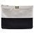 Clutch Boy O Case in pelle di capra bicolore nero Medium di Chanel