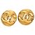 Orecchini Chanel Gold CC placcati oro tondi con clip D'oro