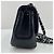 Borsa a tracolla Chanel Mini Matelassé in nero - vista 6