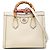 Gucci Diana Satchel aus weißem Kalbsleder und Bambus, Größe Medium