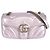 Bolsa de ombro Gucci GG Marmont acolchoada com corrente pequena Prata