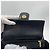 Bolsa de mão Chanel em tecido preto acolchoado com corrente dourada - vista 12