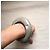 Autre Marque Bracciale a cerchio in resina taupe con glitter Iris Apfel x Le Bon Marché Rive Gauche Grigio - vista 10