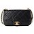 Chanel Mini bolsa de aba Classic em couro de vitelo e pérolas com corrente de pérolas Preto