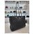 Chanel Borsa shopper a tracolla della serie Timeless in pelle di agnello con catena argentata Nero - vista 10