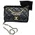 Chanel Borsa con patta e catena con logo di perle Nero Oro