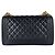 Bolso bandolera Boy de Chanel en piel de becerro granulado negro - vista 3