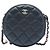Chanel Black CC gesteppte irisierende Lammhaut Perlen Rund Clutch mit Kette Schwarz