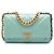 Wallet On Chain Carteira com corrente 19 em couro de cordeiro matelassê verde Chanel Verde claro