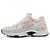 Chanel Sneaker da donna in tweed rosa e scamosciato con logo CC della stagione
