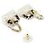 Boucles d'oreilles Chanel en cuir de veau Noir Blanc - vue 3