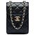 Porta-celular Chanel Black CC em couro de cordeiro matelassê com corrente Preto