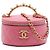 Vanity Necessaire Chanel Mini CC em lambskin matelassê rosa com alça de pérolas e corrente