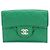 Cartera tríptico de piel de becerro granulada verde Chanel