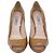 Décolleté con plateau peep toe Prada in vernice beige - vista 2