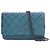 Wallet On Chain Portafoglio con catena e tracolla Chanel CC in agnello trapuntato iridescente blu