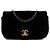 Borsa a tracolla Chanel Small Quilted Velvet CC Eyelet Flap Nera Nero