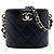 Elegantes Chanel CC Lambskin Vanity Case in Schwarz mit Kette