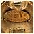 Orecchini a clip Chanel CC placcati oro con strass rotondi D'oro - vista 3