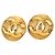 Orecchini a clip rotondi Chanel CC placcati oro D'oro