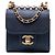 Clutch Chanel Mini Quilted Goatskin Vertical Chic Pearls Flap con tracolla a catena blu