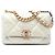 Chanel 19 Flap Medium em Lambskin Iridescente Branca Branco