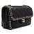 Chanel Borsa a tracolla in pelle d'agnello nera con logo CC dorato, patta, perle e catena dorata Nero - vista 4