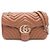 Gucci Borsa a tracolla matelassé media GG Marmont con catena dorata Marrone - vista 8