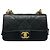 Chanel Bolsa de aba acolchoada com corrente dourada Series Preto
