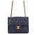 Borsa a tracolla Chanel Mini Matelassé con catena Blu navy