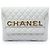 Clutch Chanel in vitello matelassé bianco con logo e catena