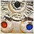 Kenneth Jay Lane Collana KJL con pendente a nappa Rosso Blu D'oro Verde - vista 10