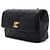 Chanel Schultertasche und Crossbody-Bag aus schwarzem Lammleder mit Perlenkette und goldenem CC-Verschluss - Ansicht 3
