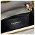 Bolsa Vanity Chanel Mini em pele de cordeiro acolchoada branca Paris Monaco com fecho kiss lock Branco - vista 5