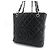 Chanel Borsa a tracolla Caviar Petit Shopping Nero - vista 2