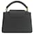 Borsa Louis Vuitton Capucines BB Nero - vista 2