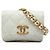 Borsa cintura a catena Chanel Melody in pelle caviar matelassé bianca