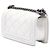 Chanel Boy Flap Crossbody Bag Small aus weißem Kalbsleder mit Doppelnaht - Ansicht 2