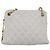 Borsa a tracolla CHANEL Matelasse con catena in pelle bianca CC Auth 76482 Bianco - vista 13