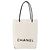 CHANEL Essential Hand Bag Leather White CC - vista 13