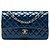 Borsa a tracolla Chanel Medium Classic Double Flap in vernice blu