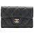 Porta-cartões Chanel Matelassé Classic Flap em preto