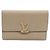 Cartera tri-fold Louis Vuitton en piel Taurillon beige
