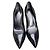 Saint Laurent Pumps aus schwarzem Lackleder - Ansicht 4