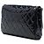 Clutch de aba acolchoada em verniz preto Chanel CC com corrente - vista 2