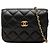 Borsa a tracolla Chanel Mini CC Quilted Lambskin Pearl Crush Pouch nera con catena Nero