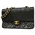 Chanel Matelassé Schultertasche Schwarz